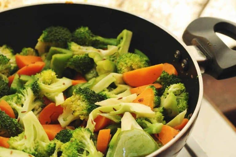 broccoli carrots teamed in the pan